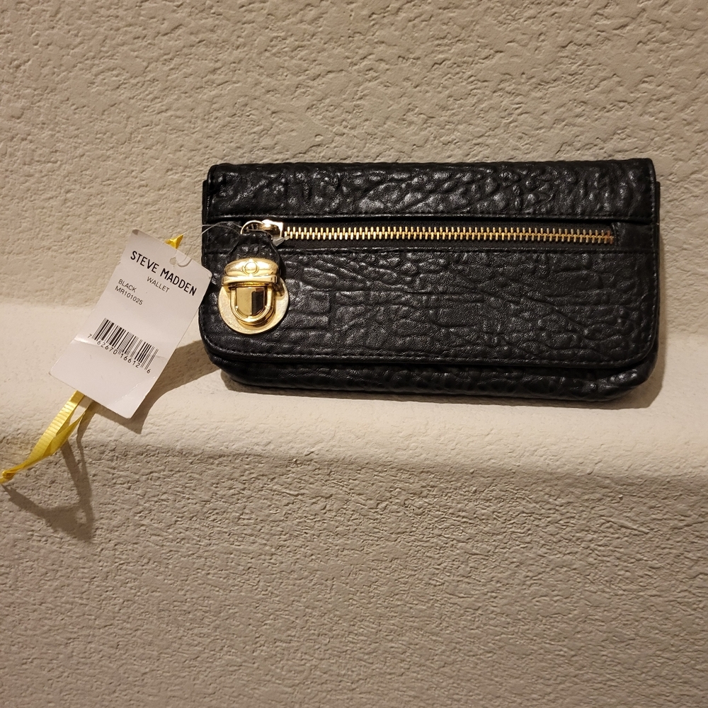 Steve Madden Black Wallet credit card holder with Gold Accents